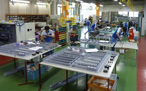 lắp ráp bảng điều khiển xuất khẩu lao động Nhật Bản