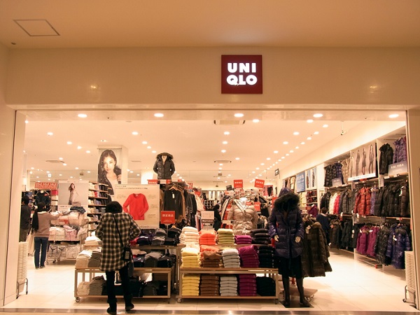 cửa hàng quần áo khi mua đồ Việt Nam ở Nhật