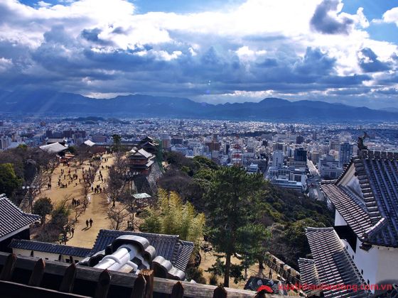 Toàn cảnh thành phố Matsuyama.