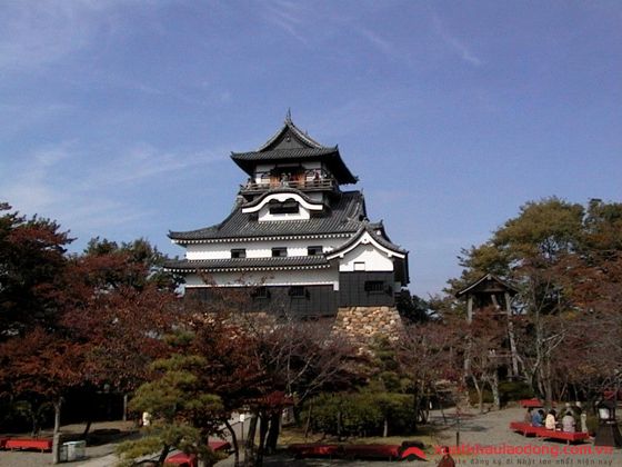 Lâu đài Inuyama (1537 - thành phố Nagoya)
