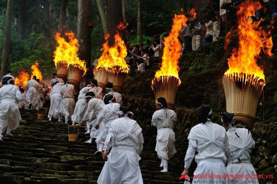 Lễ hội lửa Nachi