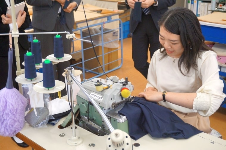 TUYỂN 15 nữ may quần áo tại Fukuoka Nhật Bản LƯƠNG CAO, lấy đến 30 tuổi
