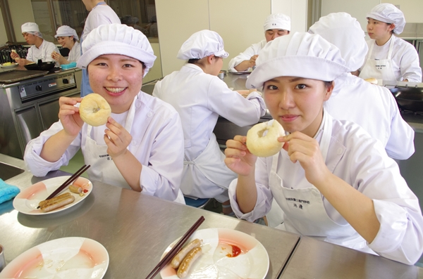 Đơn hàng chế biến xúc xích tại Fukui, Nhật Bản