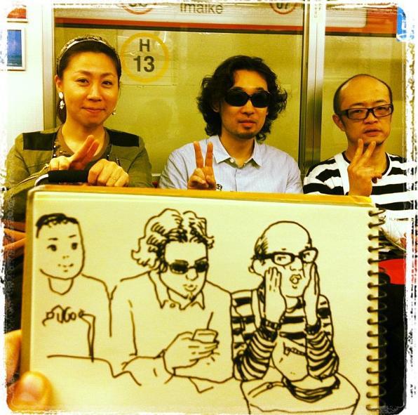 Ký họa chân dung hài hước của khách đi tàu điện Nhật Bản