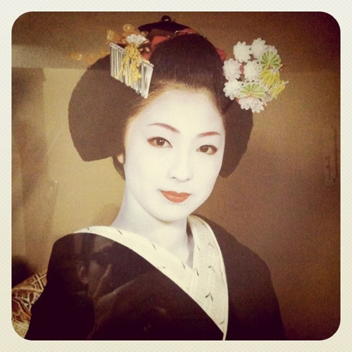 Vẻ đẹp bí ẩn của nàng Geisha đẹp nhất Nhật Bản
